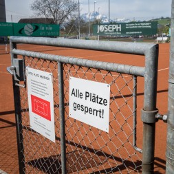 06005 Hinweisschild Bitte Platz abziehen Grösse 30 x 40 cm