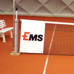 29310 Netzwerbung mit Klettverschluss seitlich und unten geführt über die Netzkante