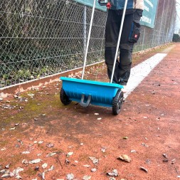 16140 Streuwagen für Streusalz zur Moosentfernung