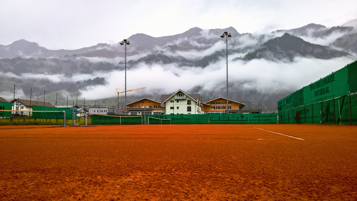 Referenzanlage Swiss Court TC Fruttigen